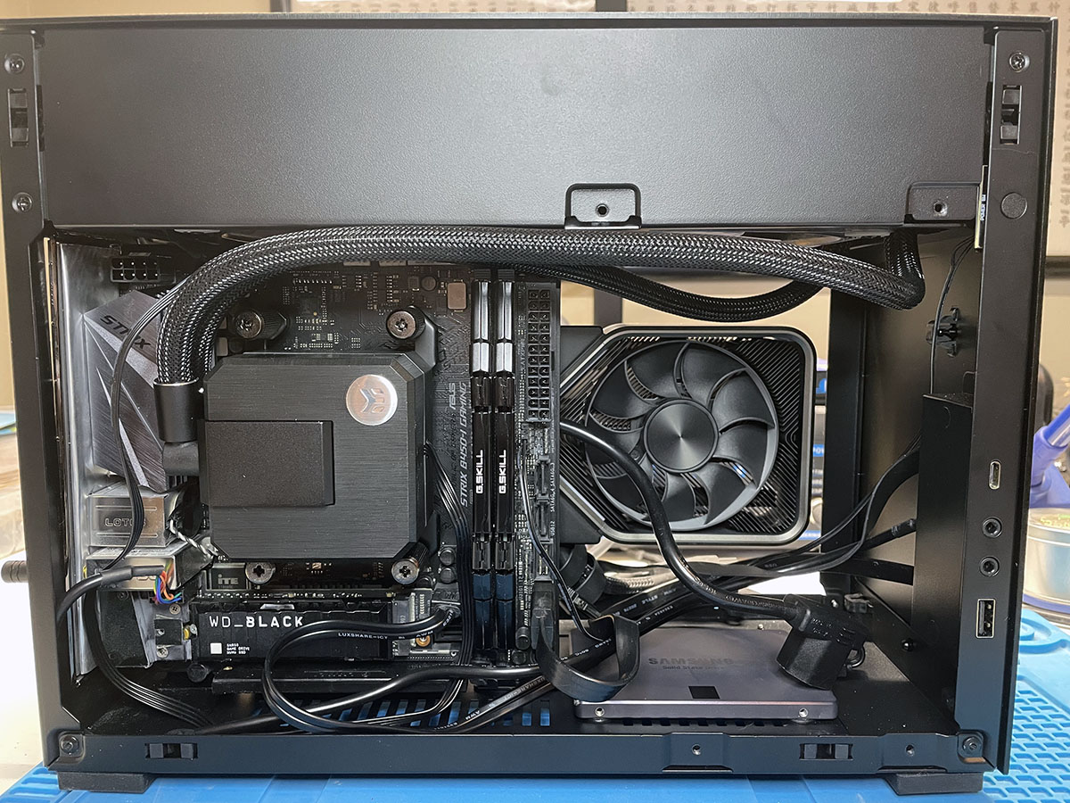 CPU and motherboard in small-form-factor PC without PSU